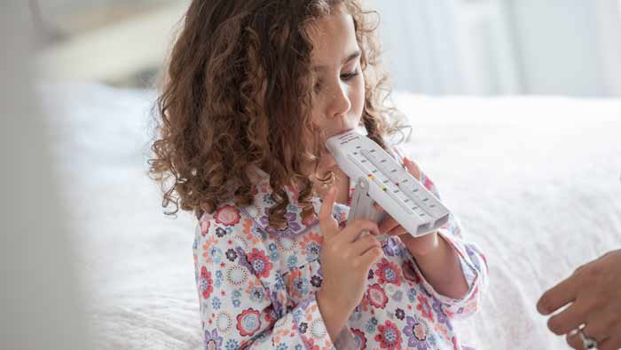 Sledujte svoj vrcholov&yacute; v&yacute;dychov&yacute; prietok, aby ste mali astmu lep&scaron;ie pod kontrolou