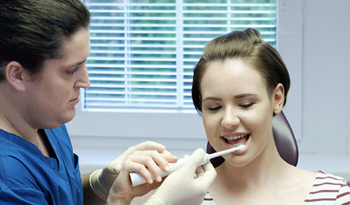 zubn&yacute; strojček