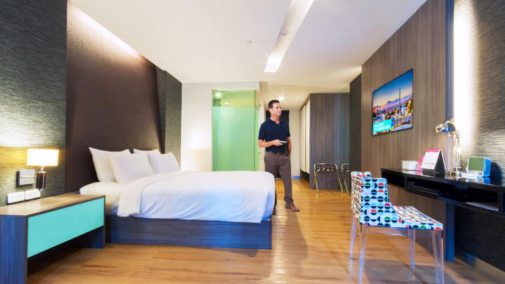 Stiahnuť brož&uacute;ru CMND 