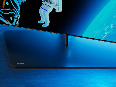 Otočn&yacute; stojan a nastaviteľn&aacute; &scaron;&iacute;rka stojana