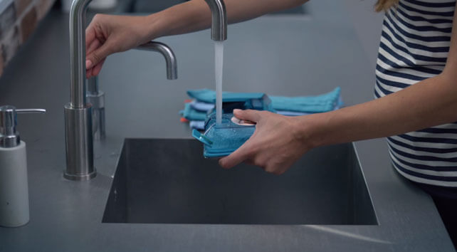 Naplněn&iacute; n&aacute;držky SpeedPro Max Aqua